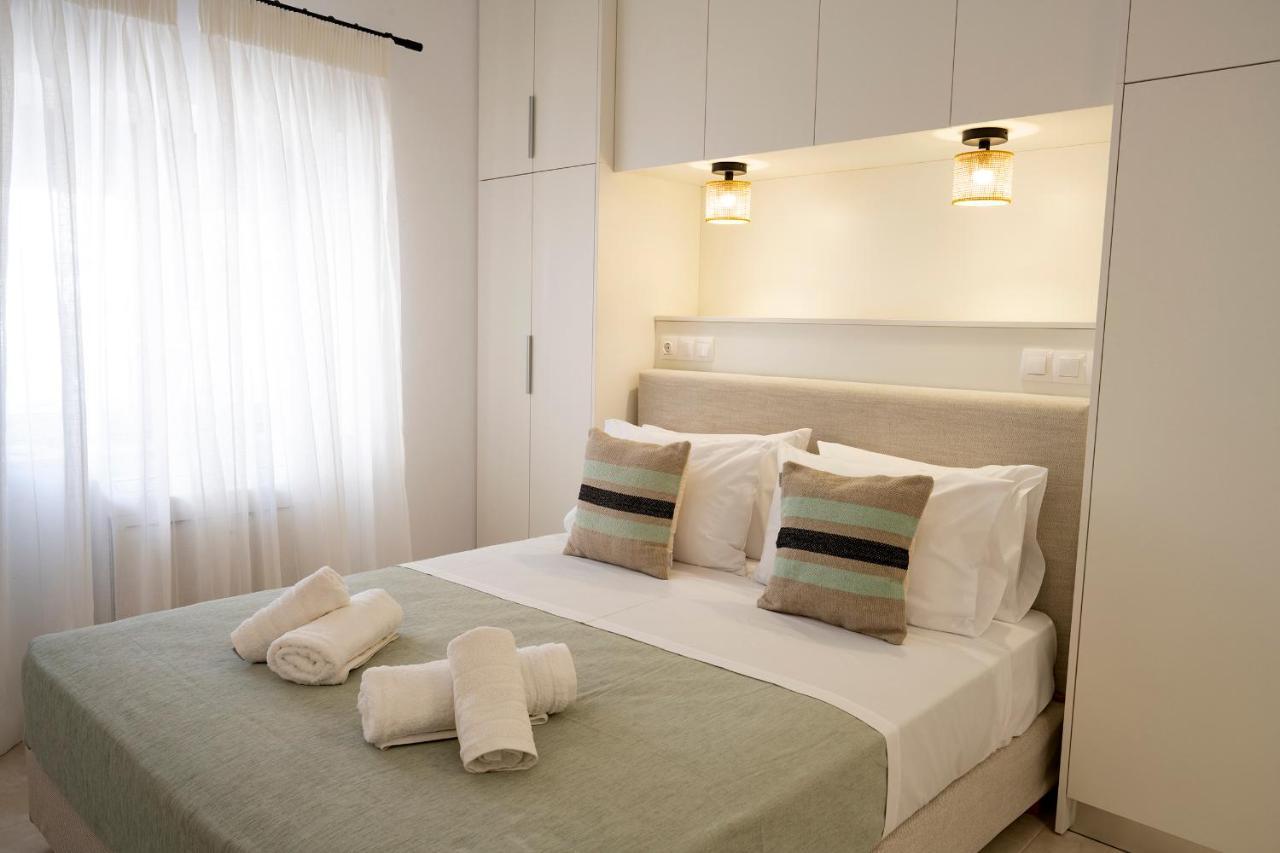 Klelia'S Apartments ปาเลกาสตรอน ภายนอก รูปภาพ