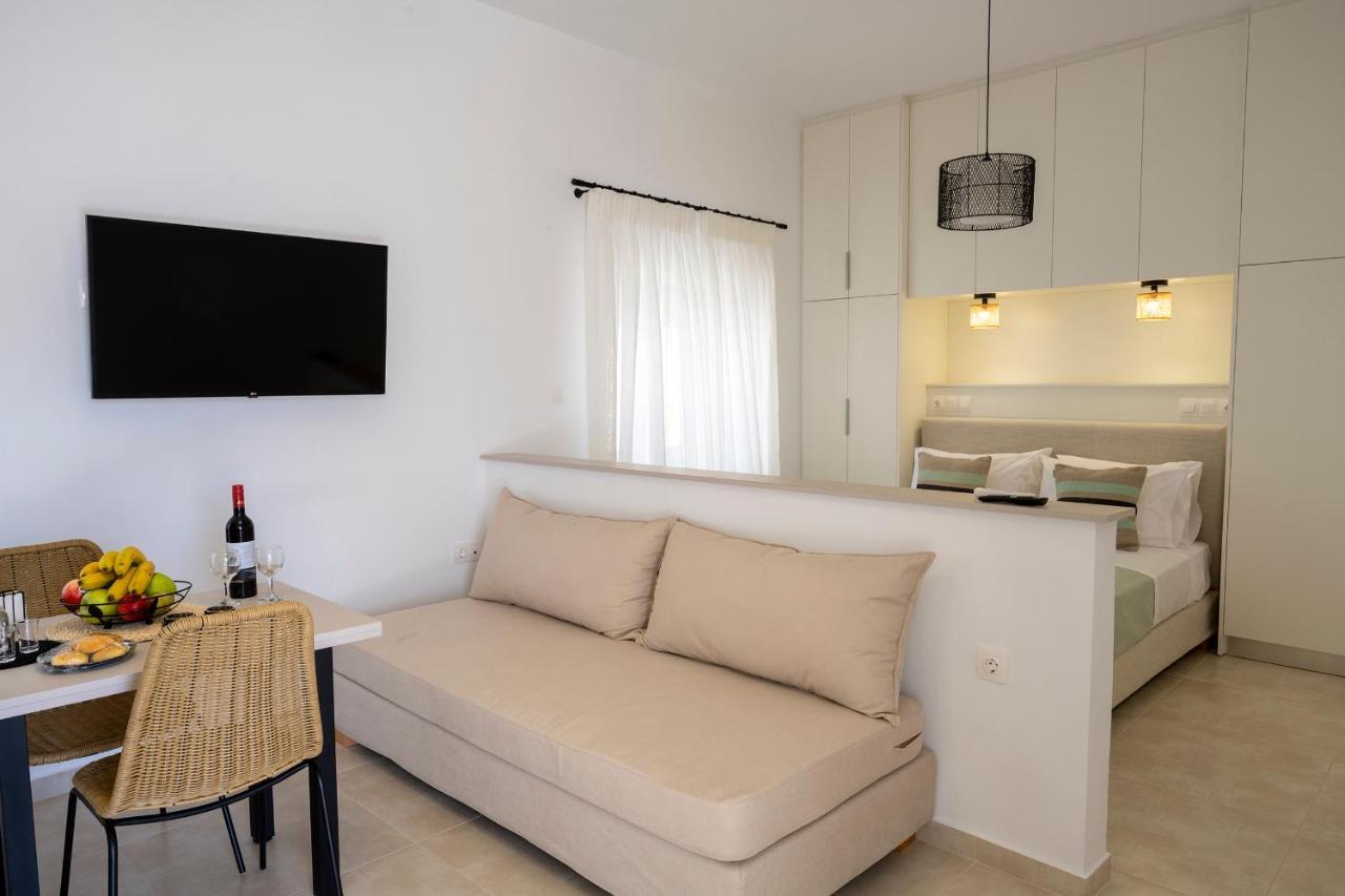 Klelia'S Apartments ปาเลกาสตรอน ภายนอก รูปภาพ
